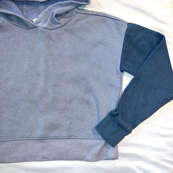 Athletic Works Girls Crop Hoodie Hooded Sweatshirt Blue Colorblock Large 10 12 - Picture 3 of 8